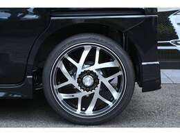 ■オリジナルの16インチアルミホイールが装着されております！