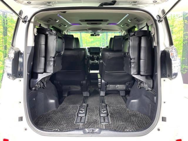 普段のお買い物や通勤、送迎等に十分な荷室スペースを確保しております。セカンドシートを倒すと、大きな荷物の積載も可能です♪