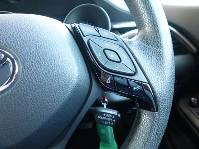 アダプティブクルーズコントロール！設定しておけば、先行車との車間距離を保ちながら加速・減速をしてくれます！長距離運転時にはとっても楽ですね♪