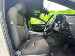 「この車の写真をもっと見たい」「状態が気になる」「この装備はついている？」どんな小さな疑問でもお気軽にお問い合わせください！