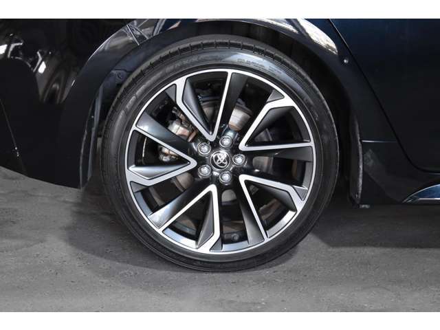 この時期にお買い得な1台を是非♪お客様のお車をプロの見立てでより良い1台をプロデュースします！是非一度お店に遊びに来てください☆