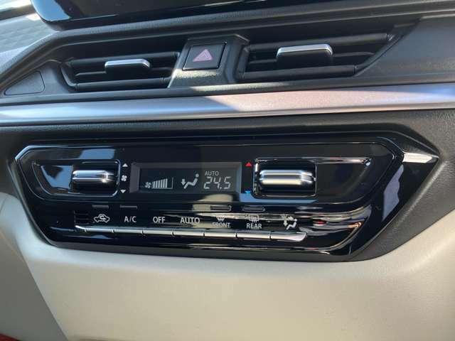 フルオートエアコン！お好みの温度に設定しておけば、AUTOボタンひとつで快適な車内空間です！
