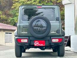 【ジムニーシエラ】/タフで頼れる本格4WD。アウトドアや悪路走行でも高い走破性を発揮し、遊びも仕事も快適にこなせます。
