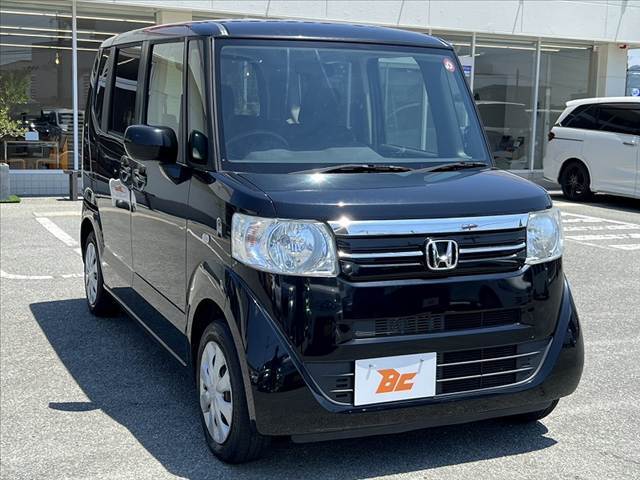 ガラスコーティングなども行っております。プロスタッフによる、施工ですのでご安心してお頼みください。