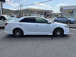 お電話にてお問合せ頂ければ内外装の傷等、詳細情報のご説明も兼ねて画像もお送りさせて頂きますので遠方のお客様にも沢山、ご注文を頂いております！！是非、お気軽にお問合せ下さいませ！！