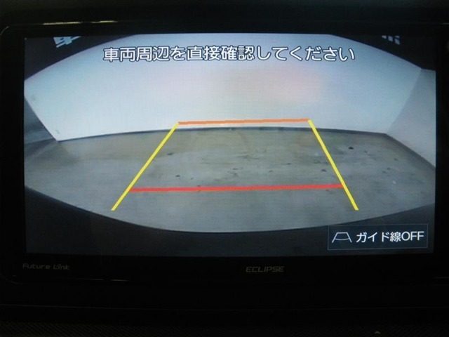 バックモニター付き。　車両後方の映像がナビ画面に表示されるので、車庫入れが苦手な人も安心です。ただし、目視確認もお忘れなくお願いいたします。