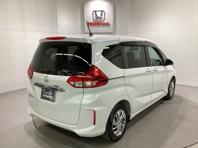 Honda認定中古車 U-Selectは3つの安心をお約束します。　1　Hondaのプロが整備した安心。 2　第三者機関がチェックした安心。　3　購入後もHondaが保証する安心。