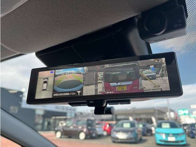 スマートルームミラー　後席に人が乗っていたり、荷物を沢山ん載せていてもしっかり後方視界を確保