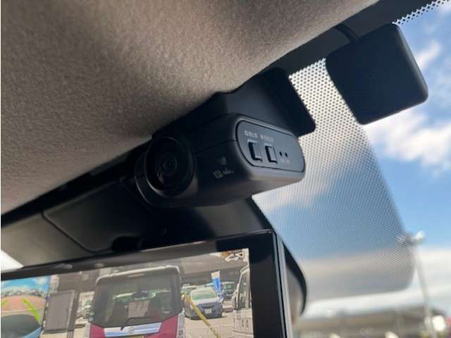 前方・車室内ドライブレコーダー　今や必需品ですね