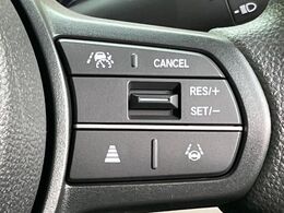 【アダプティブクルーズコントロール】高速道路での長距離走行が楽に！！自動で速度を保つクルーズコントロールが、衝突軽減システムと連携し、前方の車両を感知して車間を保つように速度調節してくれます！！