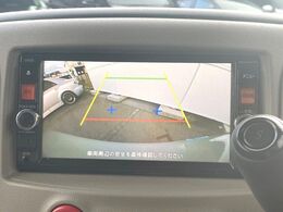 【バックカメラ】駐車時に後方がリアルタイム映像で確認できます。大型商業施設や立体駐車場での駐車時や、夜間のバック時に大活躍！運転スキルに関わらず、今や必須となった装備のひとつです！