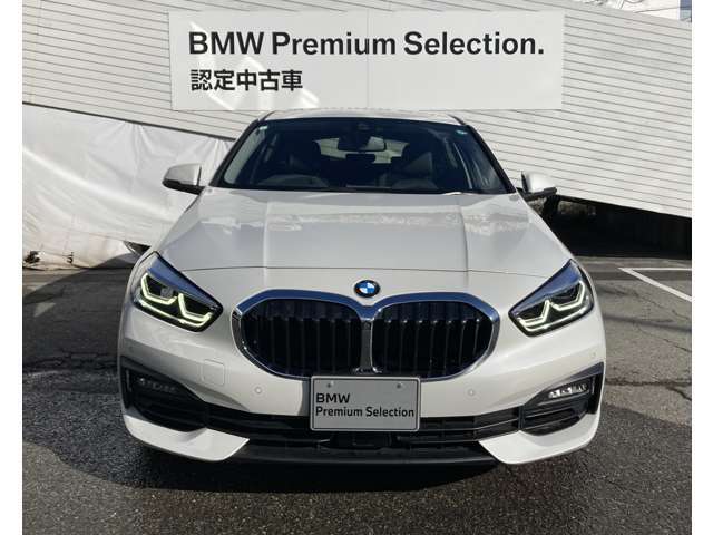 ☆BMWの代名詞とも言える【キドニーグリル】一目見ただけでBMW車であると認識できる確固たるアイコンとして存在感を放ちます☆