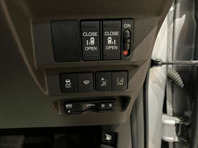 当店の車は全台、1年間走行距離無制限の保障付きで購入後も安心です。保証期間中は全国のホンダディーラーで保障修理を受け付けております。
