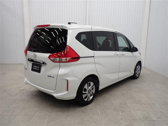 当社では短いサイクルで新しいモデルのレンタカーに入れ替えておりますので、高年式車をご提供出来ます。新車から弊社保有のレンタアップ車ですので今までのメンテナンスもバッチリですよ♪