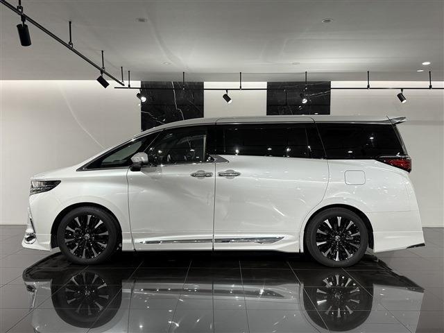 4WD　モデリスタエアロパーツセット　ユニバーサルステップ　新車保証付きの1台となります。