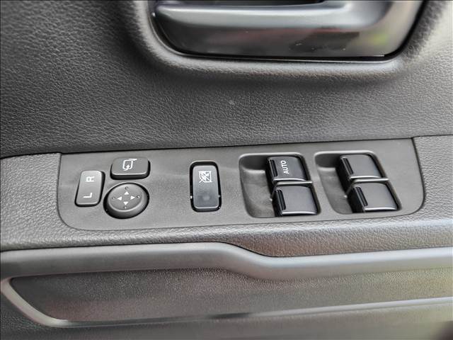新車、中古車、各自動車メーカーのお取り扱いが御座いますので、お好みのお車をお探し致します。