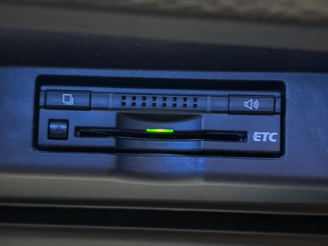 【ETC】高速道路の料金所をストレスなく通過！話題のスポットやサービスエリアに多い「スマートIC」利用時は必須のアイテムです。当店でセットアップを実施、ご納車当日からすぐにご利用いただけます！