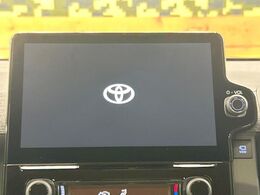 【10.5インチ　ディスプレイオーディオ】大画面のディスプレイはAppleCarPlayやAndroidAutoが利用可能。大きな画面でスマホナビアプリ等が利用いただけます♪