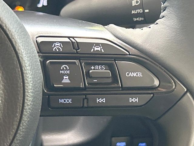 【レーダークルーズコントロール】高速道路での長距離走行が楽に！！自動で速度を保つクルーズコントロールが、衝突軽減システムと連携し、前方の車両を感知して車間を保つように速度調節してくれます！！