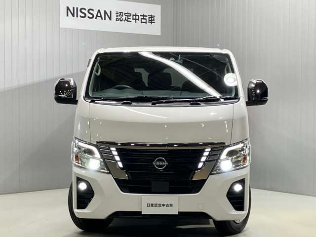 【LEDヘッドランプ＆LEDフォグランプ】ハロゲンヘッドランプの約2倍の明るさ！夜の運転も安心です！