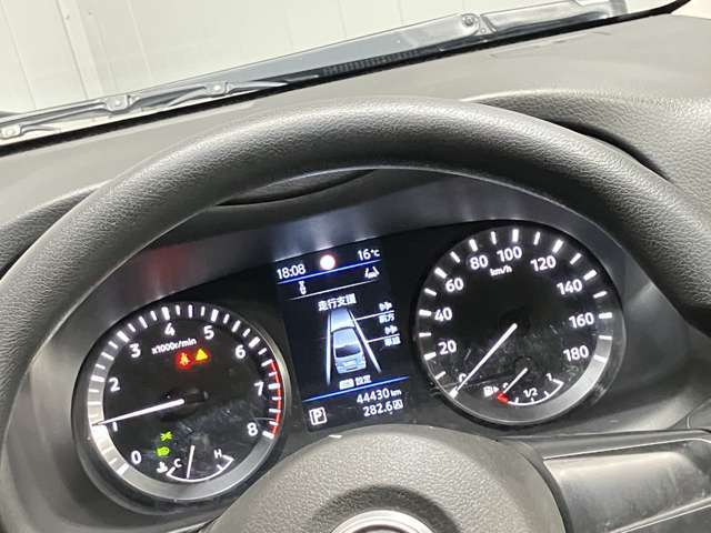 【メーター】昼間も夜間もとっても見やすく疲れにくいメ-タ-類で長距離ドライブの時もラクラク♪♪