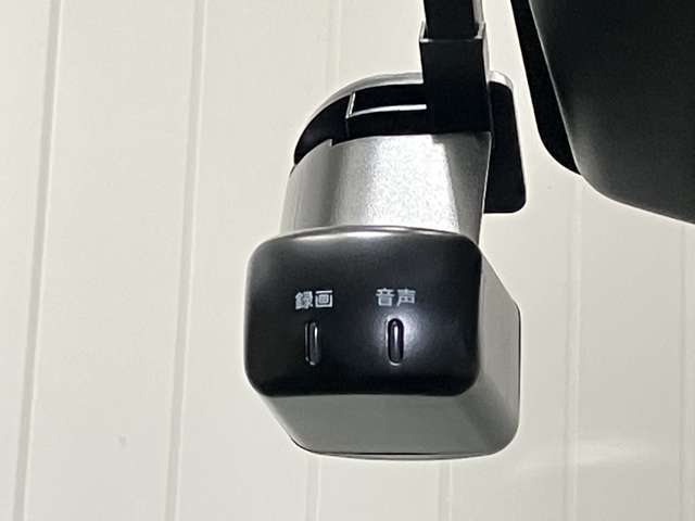 【純正ドライブレコーダー】もしもの時も映像で記録が残るので安心です。