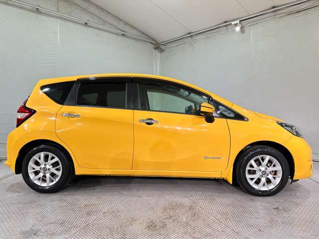 当店は整備工場以外にも自社板金工場も完備！！保険事故はもちろん、ちょっとしたキズ凹みの修理も格安にて承ります。