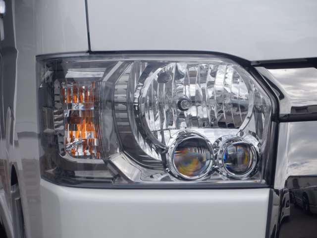 両側電動スライドドア/デジタルインナーミラー/パノラミックビューモニター/衝突軽減ブレーキ/AC100V/LEDヘッドライト/スマートキー/プッシュスタート/クリアランスソナー/純正フロアマット