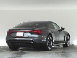 当店はアウディジャパン販売の取扱車両でしたら、どちらの店舗のお車でもお取り寄せ可能です。