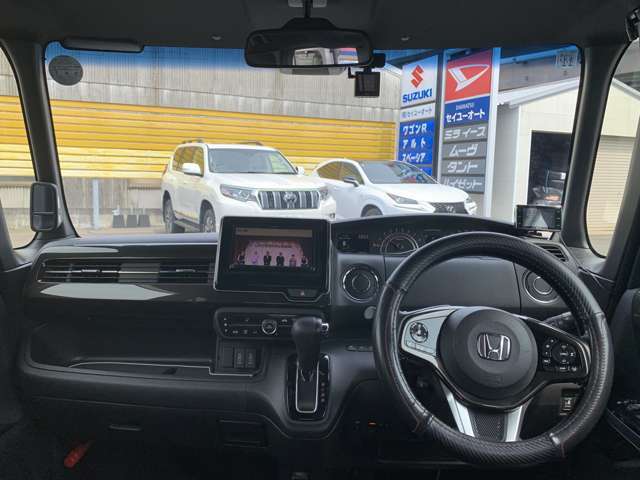 当店はセダン・ミニバン、軽自動車を中心に常時20台展示致しており、安心して購入をご検討頂く為に全車総額表示にて掲載致しております。