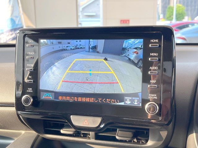 【バックカメラ】駐車時に後方がリアルタイム映像で確認できます。大型商業施設や立体駐車場での駐車時や、夜間のバック時に大活躍！運転スキルに関わらず、今や必須となった装備のひとつです！