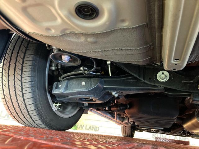 お車を安心してお乗りいただく為には、足回りの定期点検が欠かせません。サービスサポート（有償保証）では無料点検もご提供しており、安心のカーライフをお過ごしいただけるサポート体制が整っています。