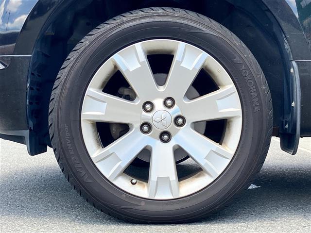 【　アルミホイール　】専用のアルミなので、お車のイメージにぴったり！！社外のアルミやスタッドレスタイヤも取り扱いございます！！ドレスアップもカスタマイズもお任せください！！