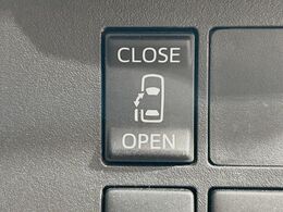 【パワースライドドア】スマートキーや運転席のスイッチでスライドドアの開閉が可能♪電動だから力を入れてドアを開ける必要が無く、小さいお子様でも、重い荷物を持っている時もラクに開け閉めできます♪