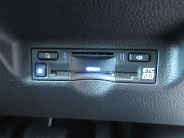 今や定番で必須アイテムのETCももちろん装備！先進タイプの2.0で装備しています！