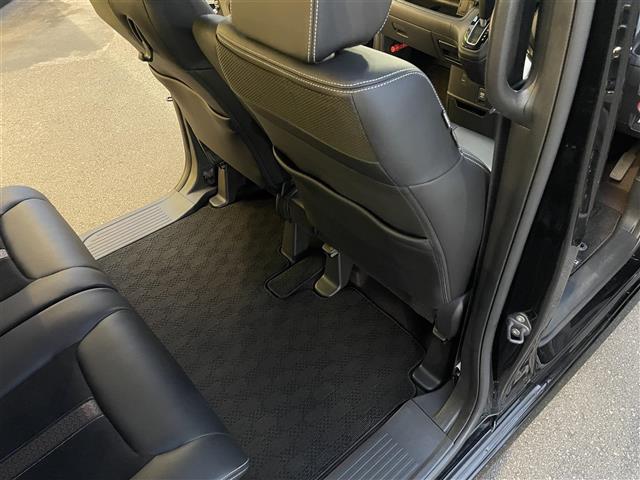 【フロアマット】『フロアマット』の画像になります。写真の内容に関してご不明点、ご質問等がございましたらお気軽にガリバー店舗までお問い合わせください。