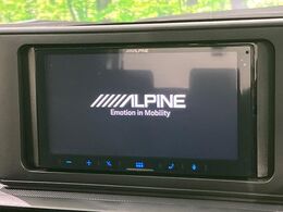 【ディスプレイオーディオ】お手持ちのスマートフォンとの連携で、ナビや音楽再生など各種アプリを使用可能。スマホに近い感覚でお使いいただけます♪