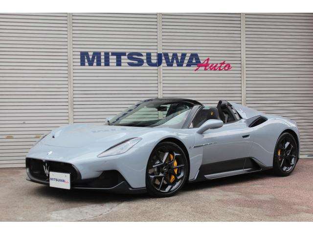 あなたの車に、輝きを。専門のスタッフによるガラスコーティング施工で購入時のキレイを長く保つことができます！施工内容に関してはスタッフまでお気軽にお問合せ下さい！