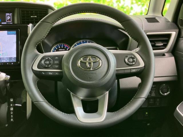 WECARSの展示場では実際に見て、触ってお車をお選びいただけます！知識の豊富な営業スタッフが様々なカーライフをご提案いたします！