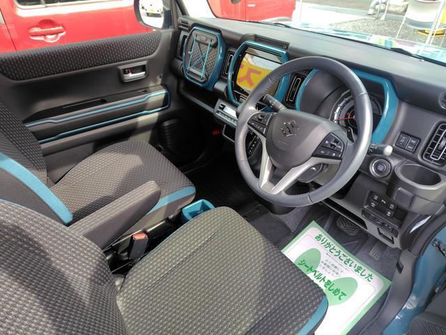 広い運転席です。