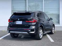 Emergency Service 365日24時間体制で、万一の故障などのトラブルに対応。応急処置のアドバイスのみならず、保証期間中は出張修理やレッカーなどの手配、さらにはお客様の代替交通手段やホテルの確保を行います。