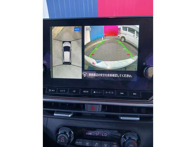 アラウンドビューモニターが装備されてるから、駐車場での車庫入れや、狭い道での走行もカメラで確認が出来るので安心。