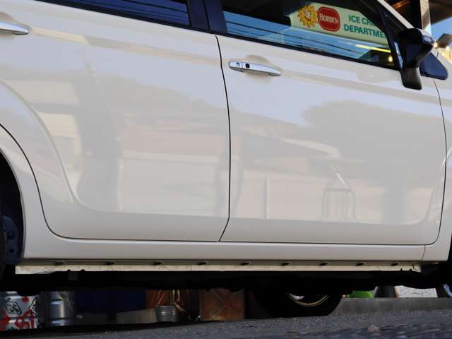 デコラインでは、長年培ってきた査定士としての技術＋第三者機関査定＋お客様の真実を融合して車両の状態を総合的に感じております。オーラの無い車両は提供しません！！