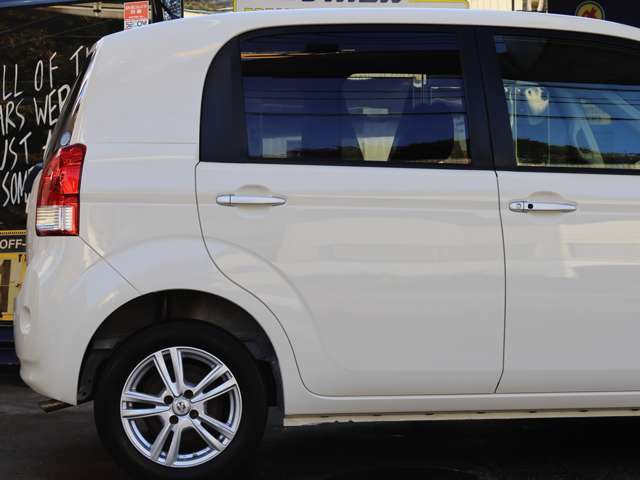 車でのご来店は、京葉道路花輪インターもしくは外環の松戸インターが最寄りのインターになります。電車でのアクセスは、東部野田線・北総線・新京成線の新鎌ヶ谷駅から徒歩10分になります。