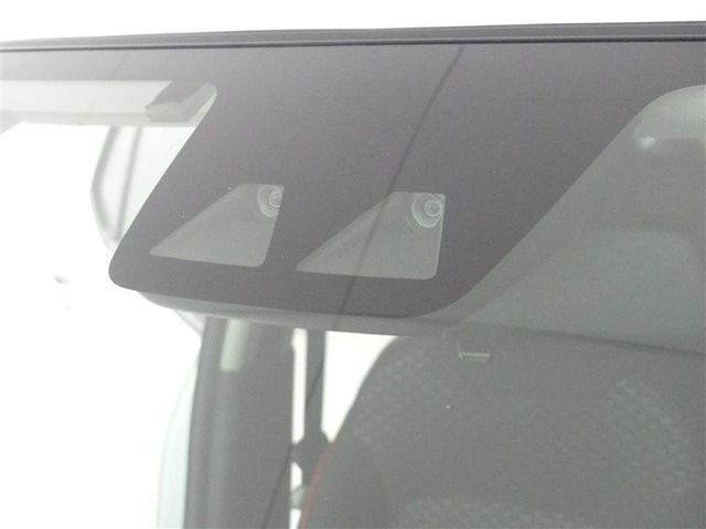 サポカーは、高齢運転者を含めたすべてのドライバーによる交通事故の発生防止・被害軽減対策の一環として、国が推奨する新しい自動車安全コンセプトです。詳しくは販売店スタッフまでおたずねください。