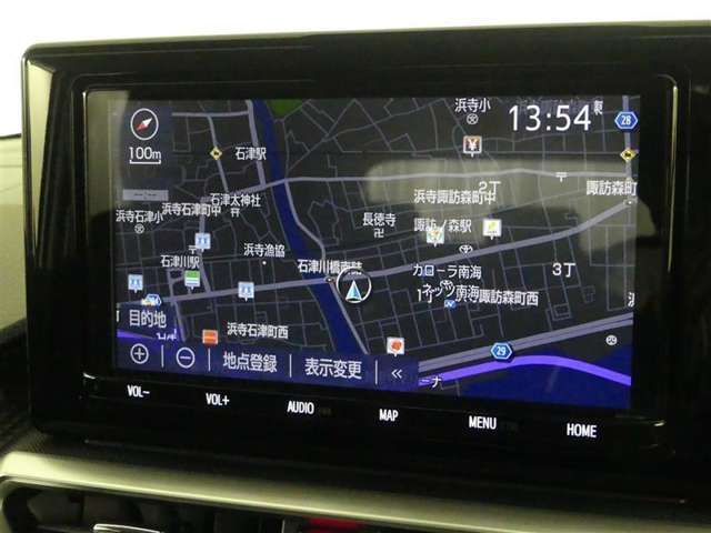 純正ナビを装備。タッチパネル式で使いやすく、お出かけもラクラクです。