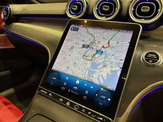 バックカメラにより駐車時の後方確認も楽にできます。