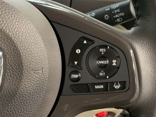 ホンダセンシング付きです！様々な安全装備と運転支援装置があなたを危険から守り運転の負担も軽減してくれます！操作は簡単ですので心配はしないで下さい。
