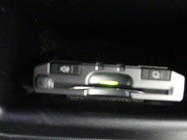 ETC車載器付きです。高速道路の料金所もスムーズに通過できます。