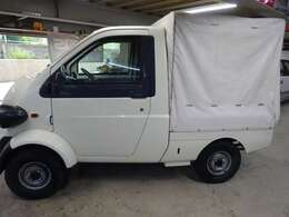 初めてお車を購入されるお客様、久しぶりにお車を購入されるお客様もご安心ください。必要な書類や車の性能についても、しっかりと詳しくご説明させて頂きます。中途半端な接客は致しません！